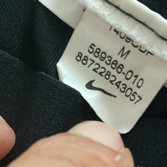 NWT NIKE PRO Women's Training Yoga/Gym/Run Capris-Black SIZE M Mid-Rise - Picture 6 of 9